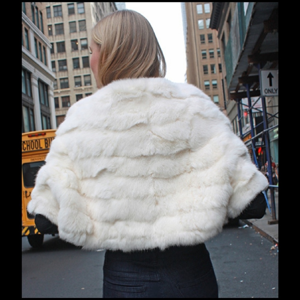 White Rabbit Fur Capelet - Picture 3 of 3